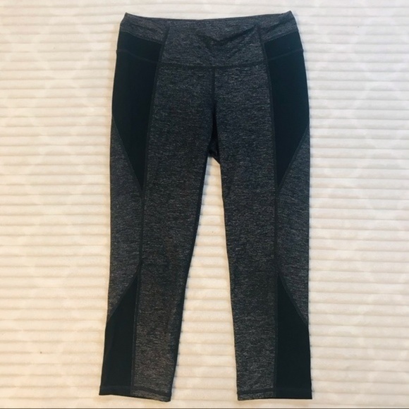 Athleta Luma Charuranga Capri Tight Leggings Black Gray Size Small style# 489413 - Picture 2 of 9